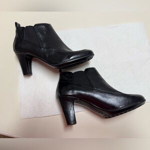 Aerosoles Black Ankle Boots, 8.5M